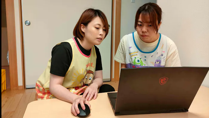 ICTシステムを利用した保育の仕事