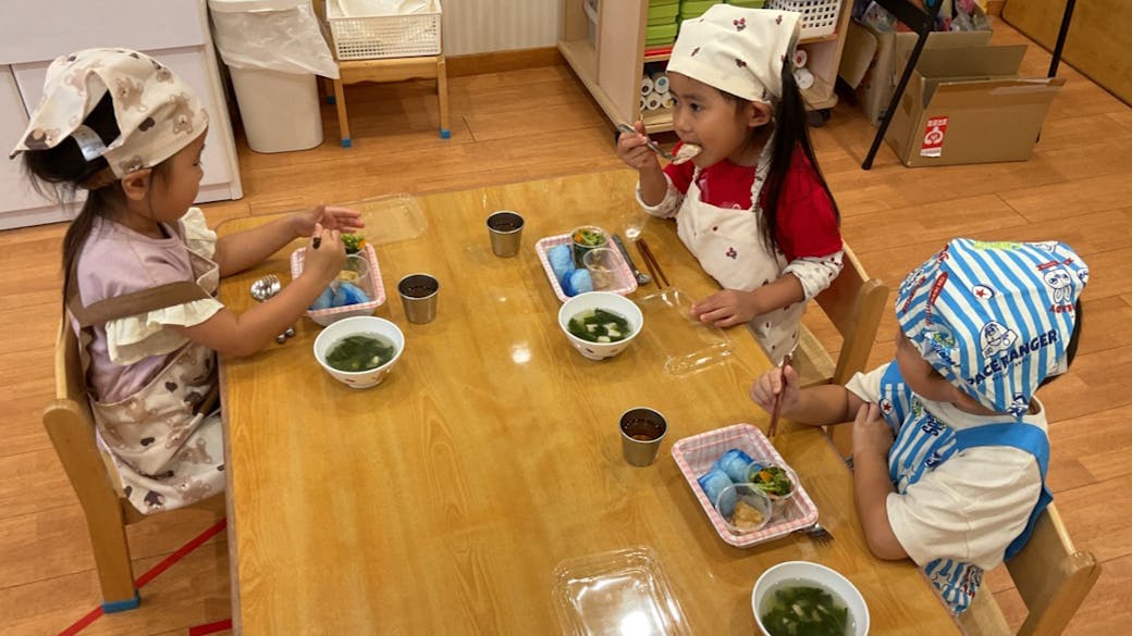 食べることを楽しみ、感謝する気持ちを育む