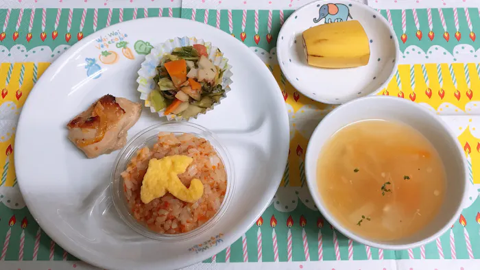 手作り給食が食べられます！(園からの補助あり)