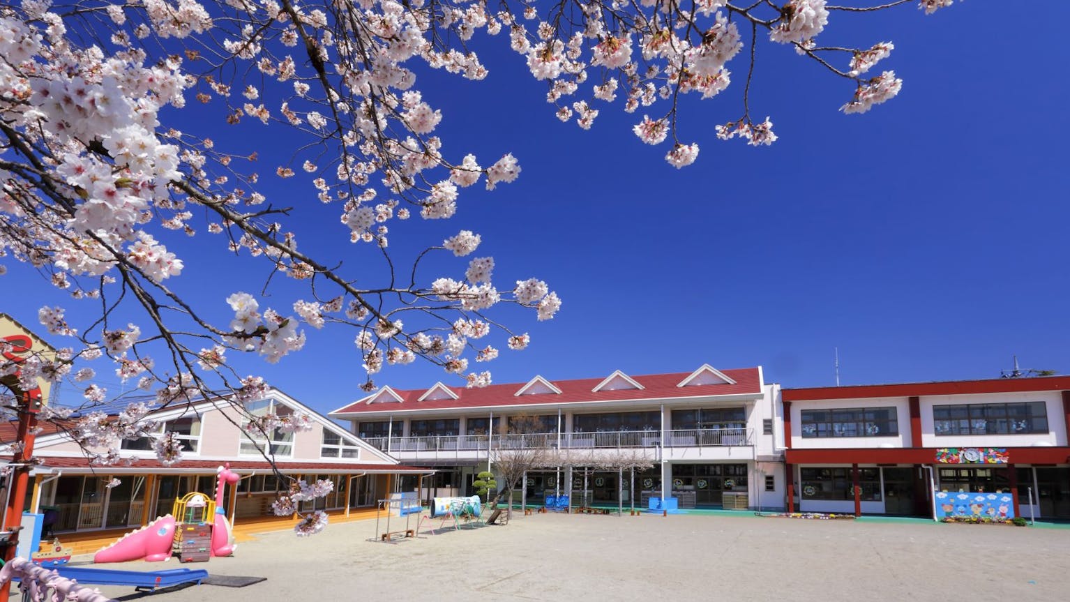 子どもが大好きで元気な先生を募集中。