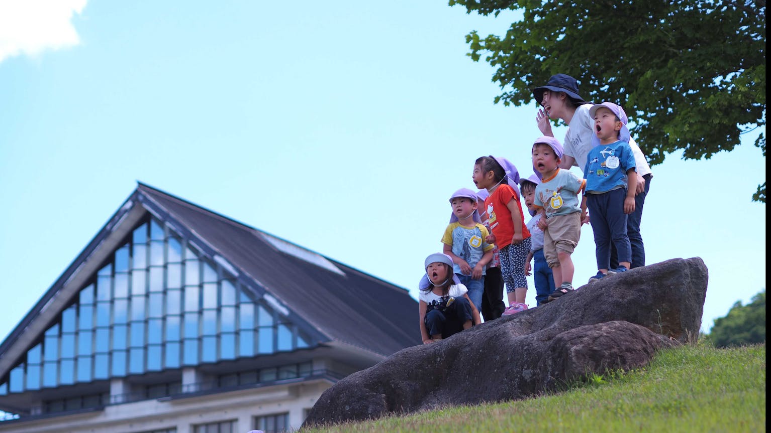 【保育教諭募集中】アートや自然が特徴の園で、福利厚生等も良好