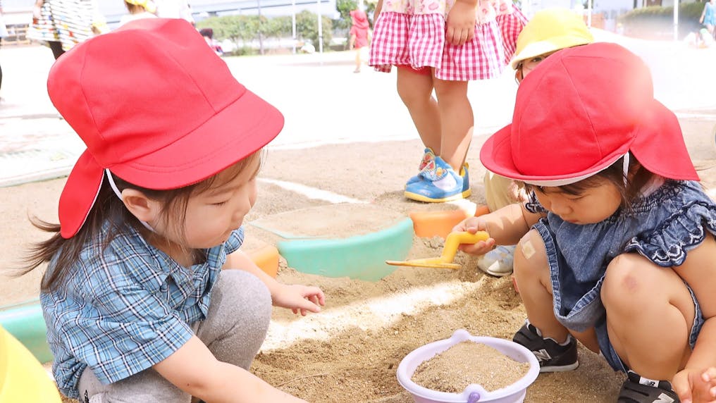 広くてのびのび遊べる園庭です！