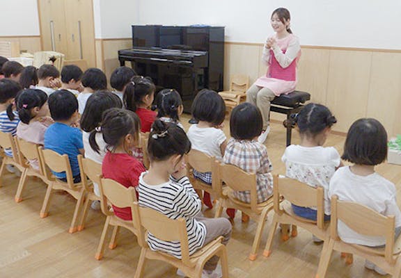 あなたの笑顔と優しさを子どもたちも職員も待っています