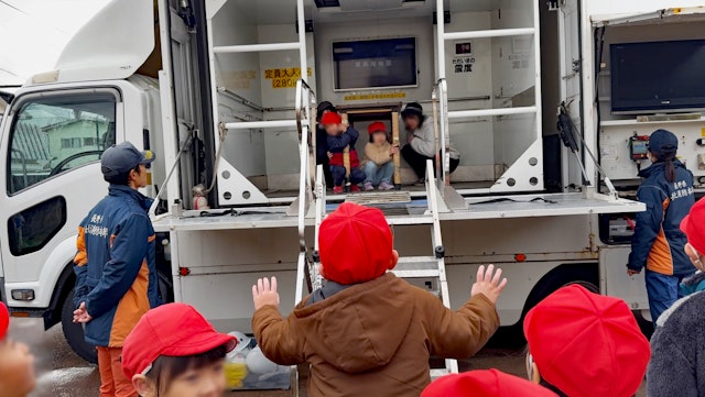 地震体験車(11月18日)