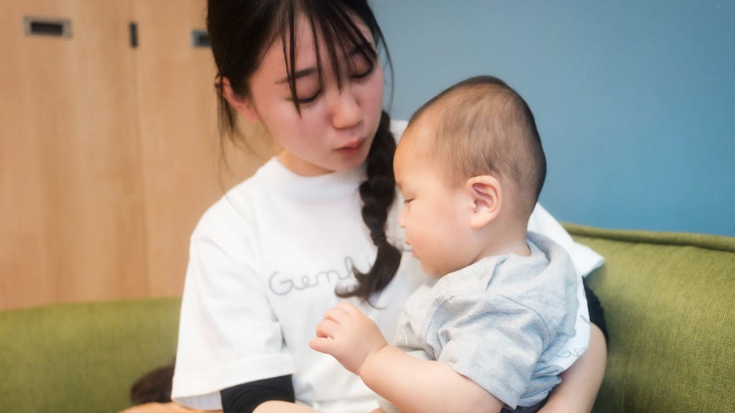 子どものありのままの姿を受けとめ 愛着形成を育む乳児期