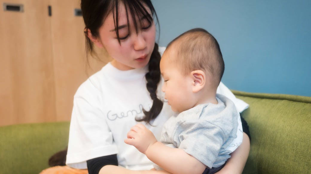 子どものありのままの姿を受けとめ 愛着形成を育む乳児期