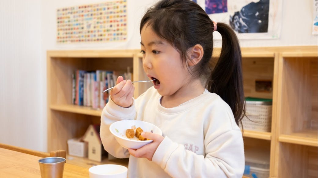 食べることを楽しみ、感謝する気持ちを育む