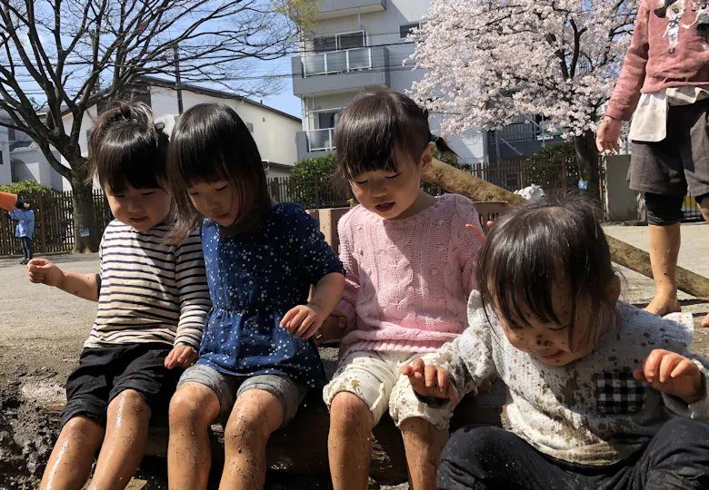 青鳩ともだち保育園