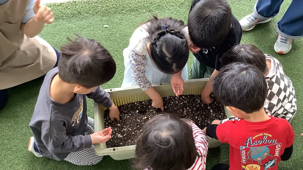 食の大切さを学んでいます