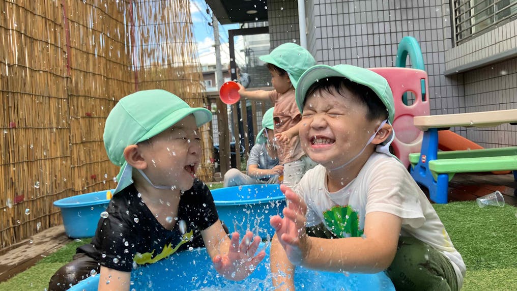 0〜2歳児が安全にあそべるウッドデッキ
