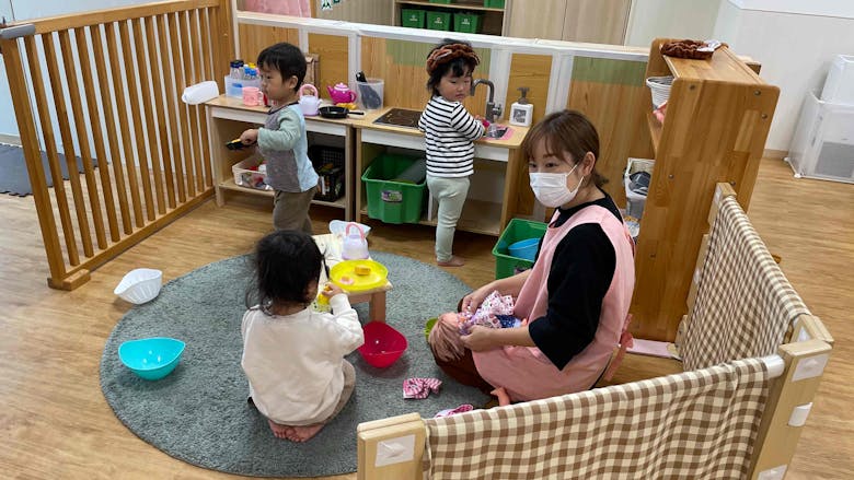 【早番】保育理念「十人十育」 0〜2歳児専門の小さな保育園