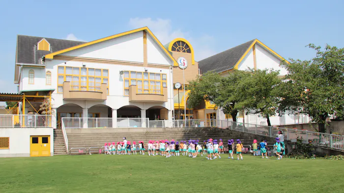 学校法人誠華学園　幼保連携型認定こども園 せいか幼稚園