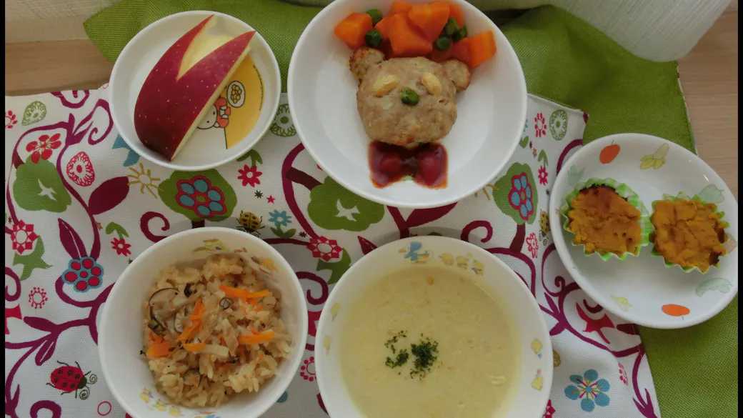 安全で栄養バランスのとれた完全給食