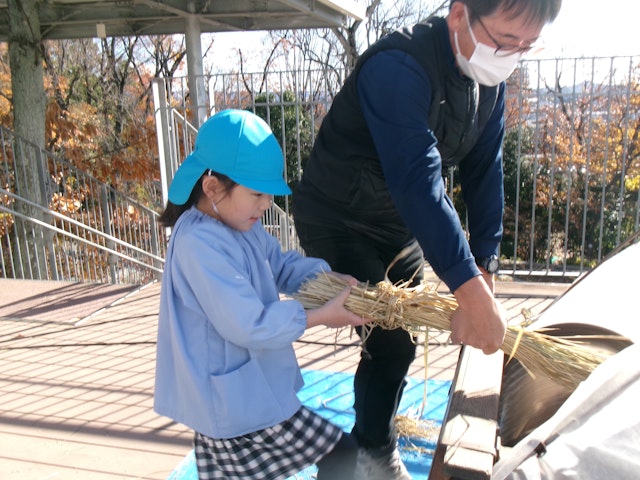 脱穀・しめ縄作りをしました！