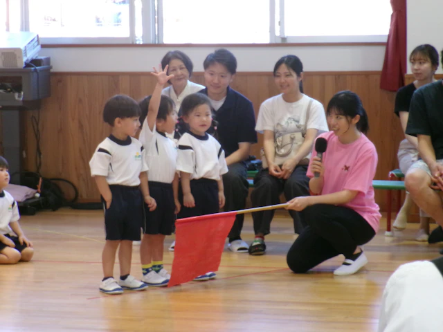 年少運動会　「みんなで　よーい　ドン！」が行われました。
