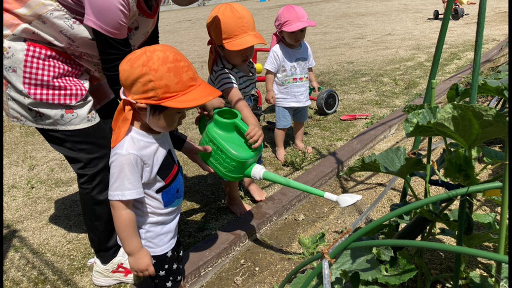 園内の畑で、食の大切さを学ぶ