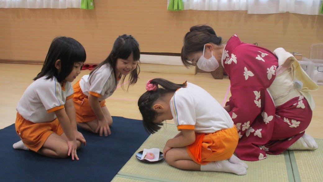 お茶にテニス、そろばん…みんなキラキラ楽しく頑張ってます！