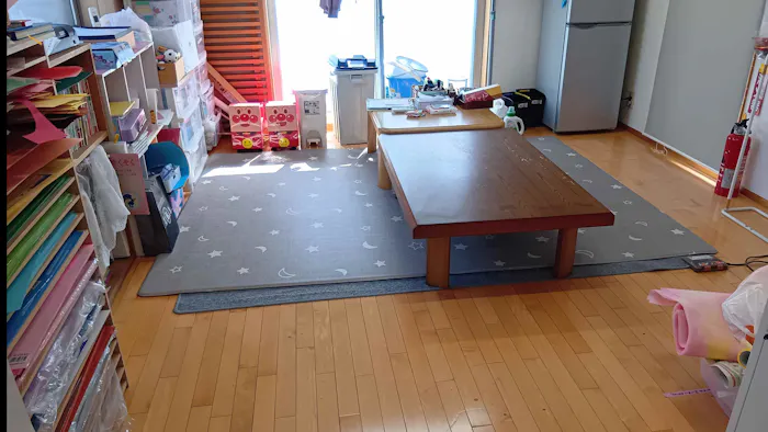 明るい８畳以上の休憩室です