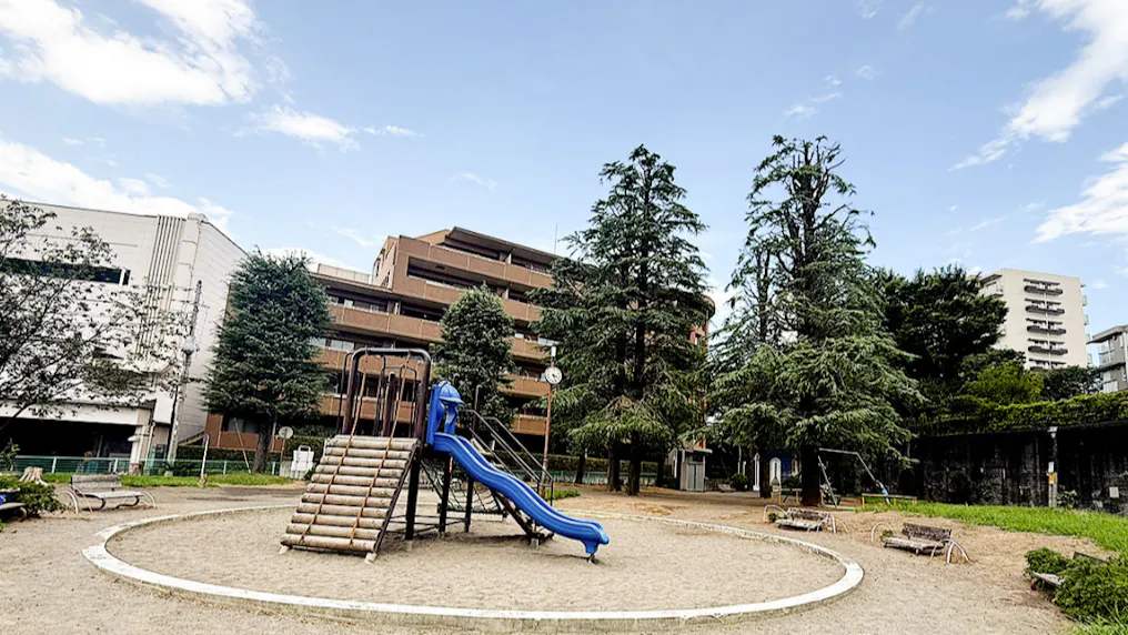 近隣には公園がたくさん