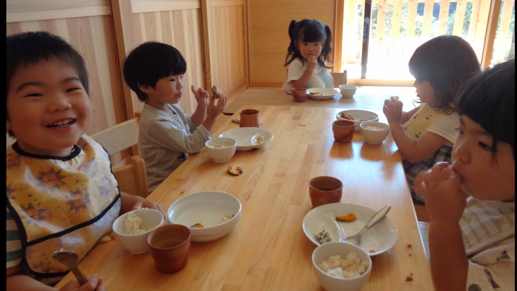 食育：からだにやさしい手作り給食