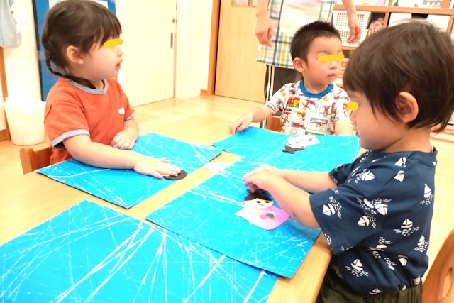 夜空の星に願いをかける七夕制作、個性あふれるアート