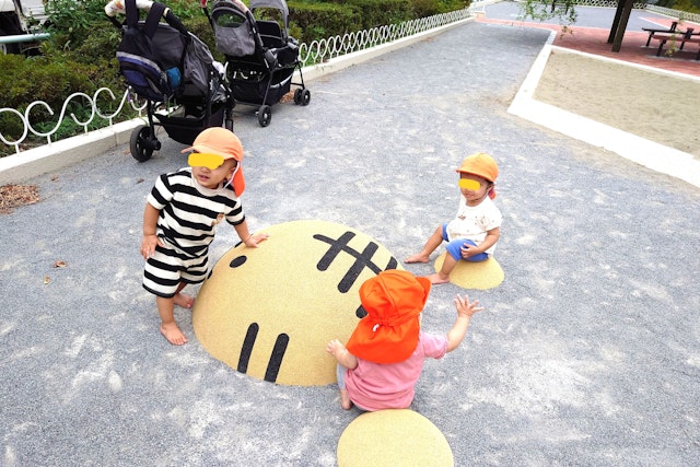 ０歳児のおしゃら探検隊、トラさん公園デビュー