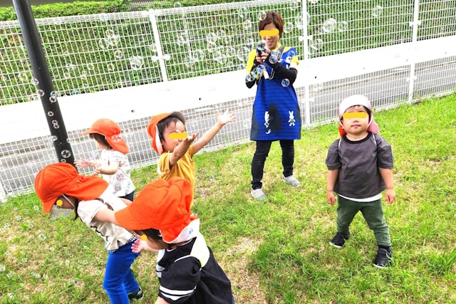 まるでシャボン玉のシャワーや！
