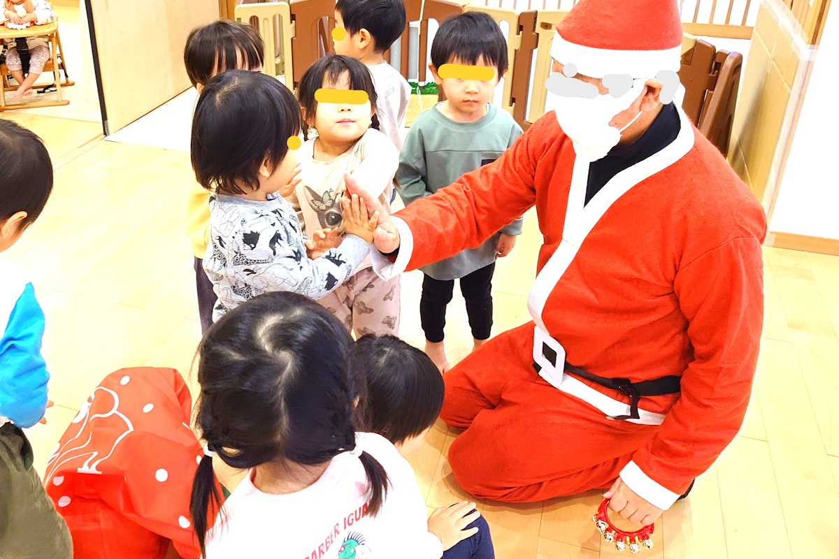 R6.12.23santa.JPG