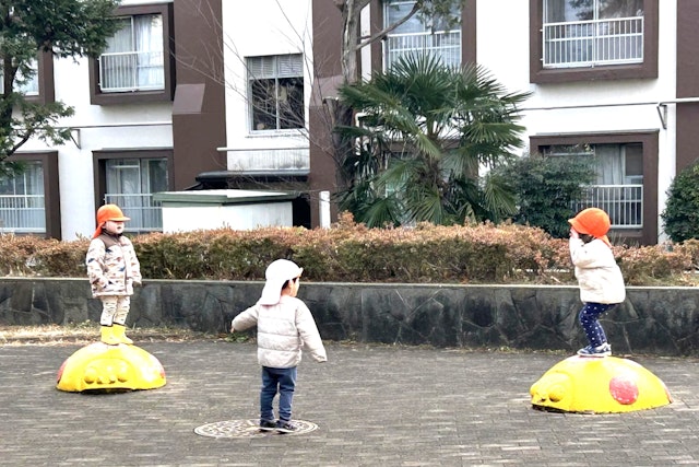 どっちのテントウムシが勝つかなあ？