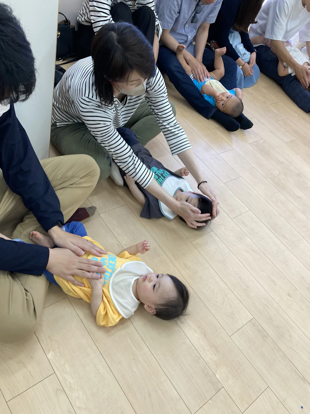 0、1歳児クラス　保育参観・クラス懇談・給食試食会