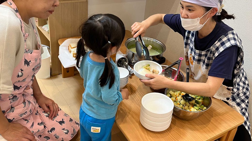 素材にこだわった自園調理の給食