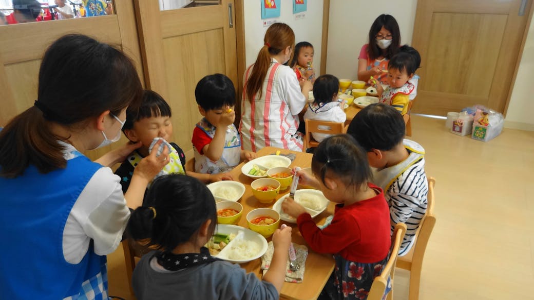 手作りで家庭的な給食で食育に取り組んでいます!