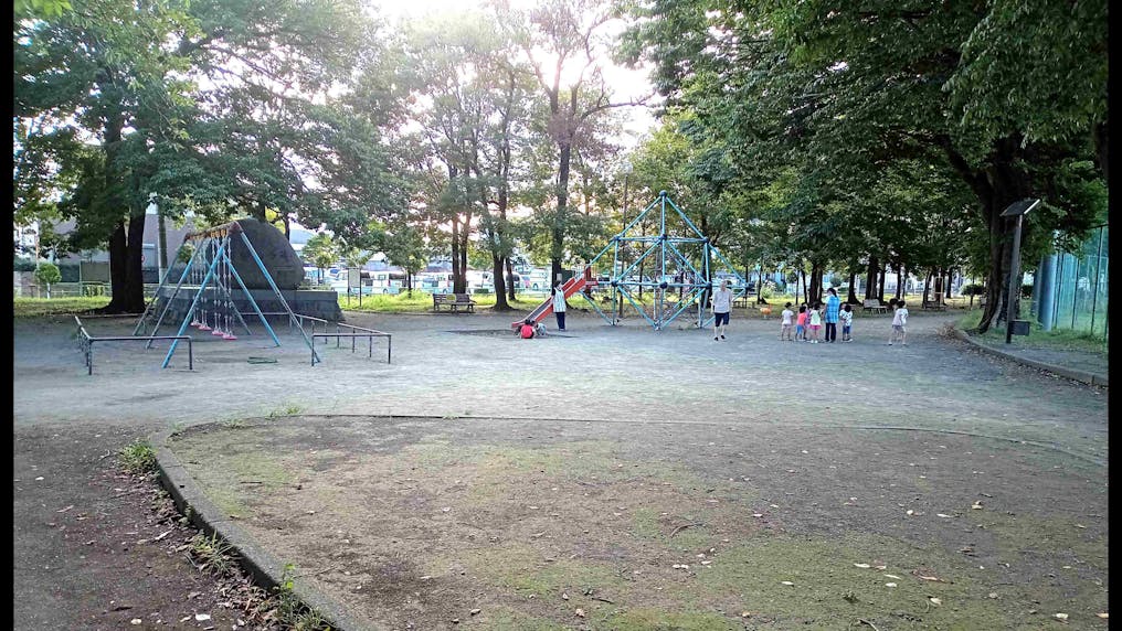 園舎の目の前に加美平公園があります！