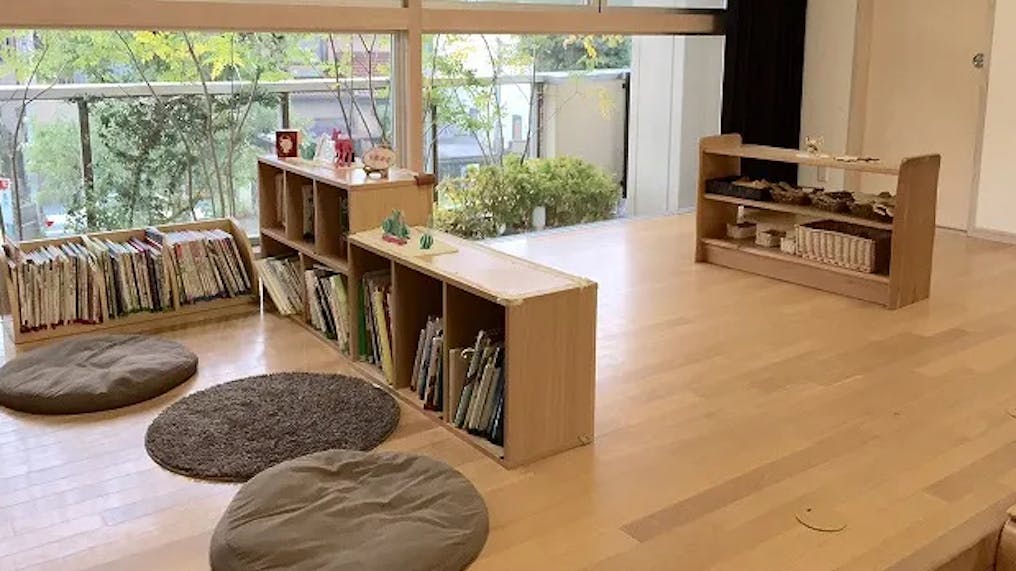 なないろ：夢を育む読書空間