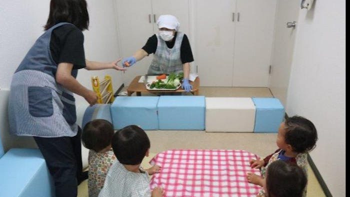 幅広い年齢層の先生方が活躍中！ｗワークもＯＫ