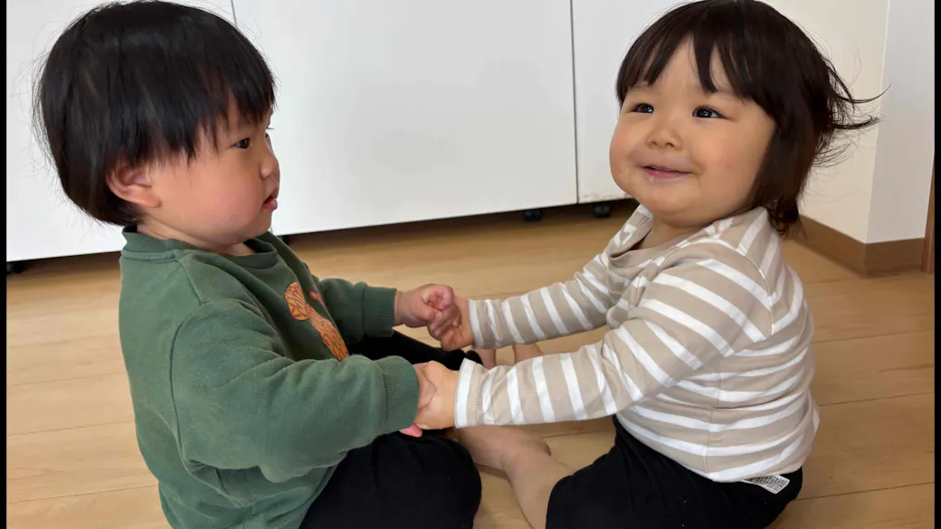 リズム「おふね」お友達と手を繋いで　ぎっちらこ～