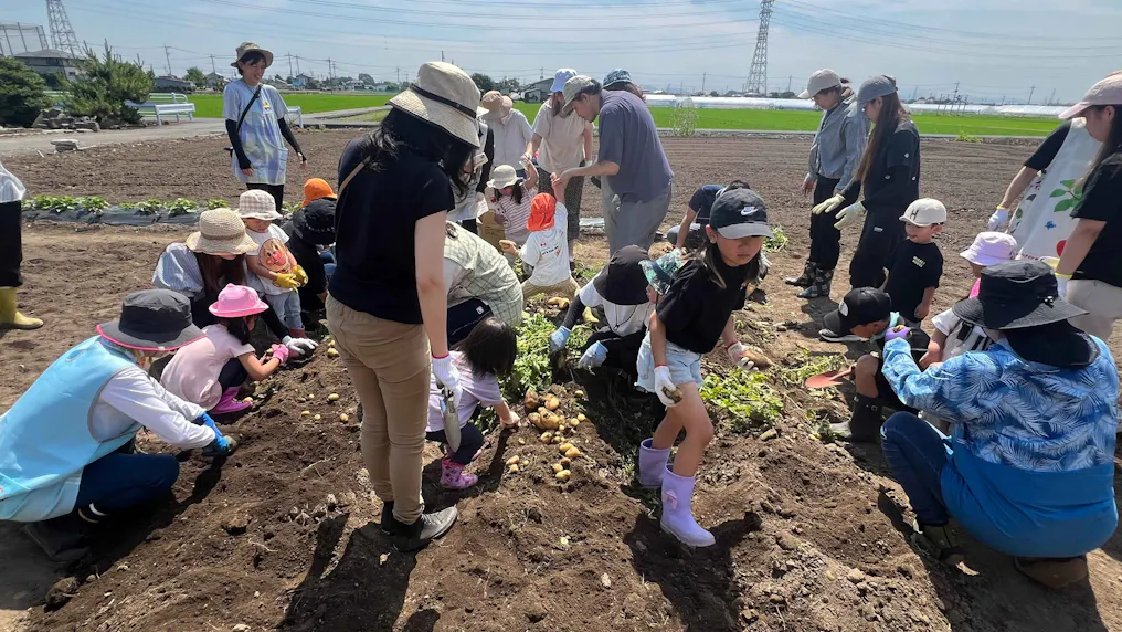 ココカラ農園　親子行事として、収穫体験ができます。