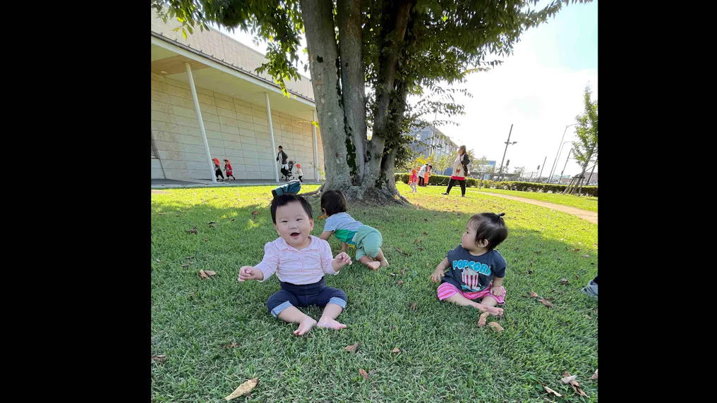 南図書館の広場