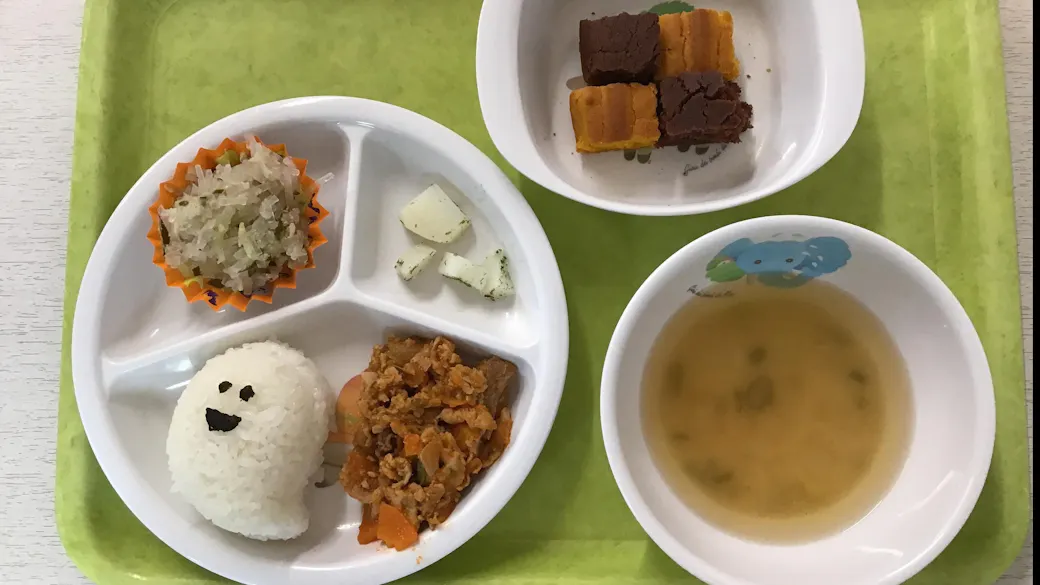 毎日手作りの給食を提供します