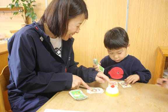 自然に囲まれた環境の中で、日課のある保育を大切にしています