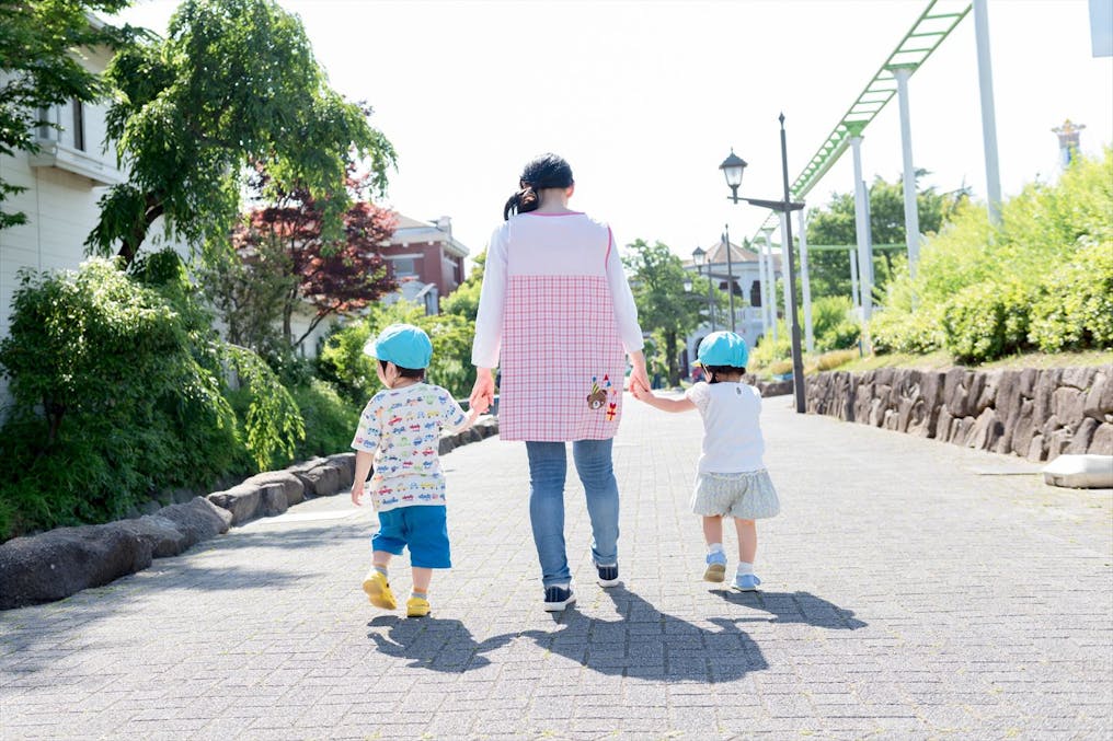 駅からも近く住宅街の外れに園があります。