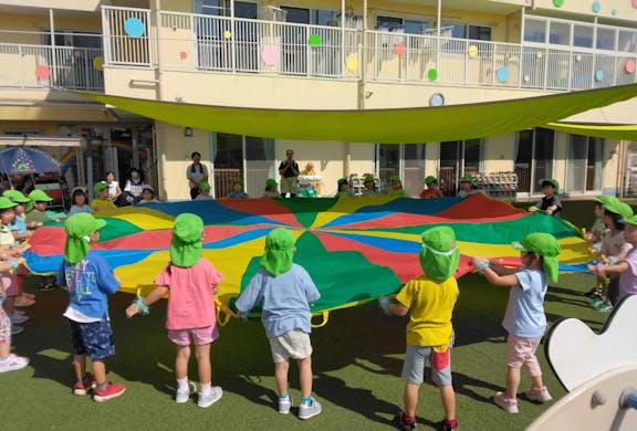 子どもにも　おとなにも　居心地のいい保育園を目指しています。