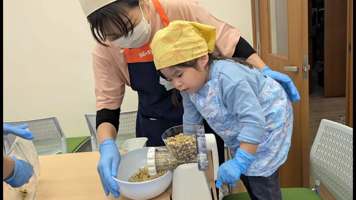 生協だからこその「食育」を、職員も一緒に楽しんでいます