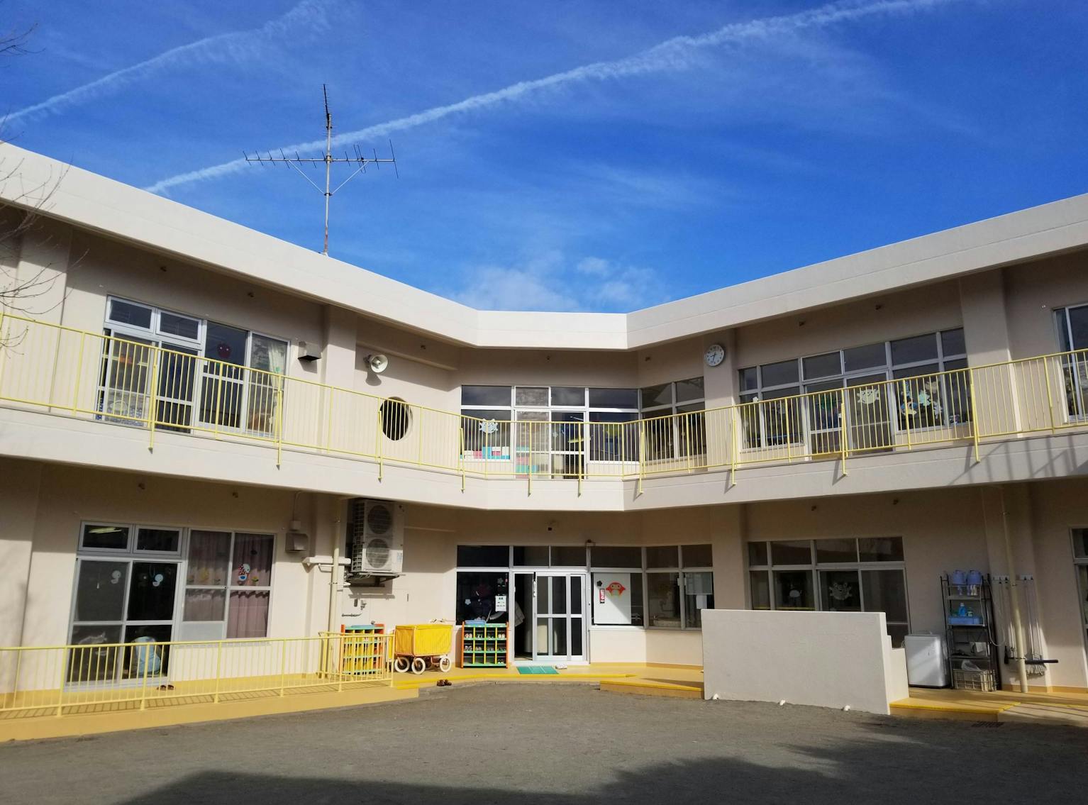 「明日も行きたくなる、お家のような保育園」