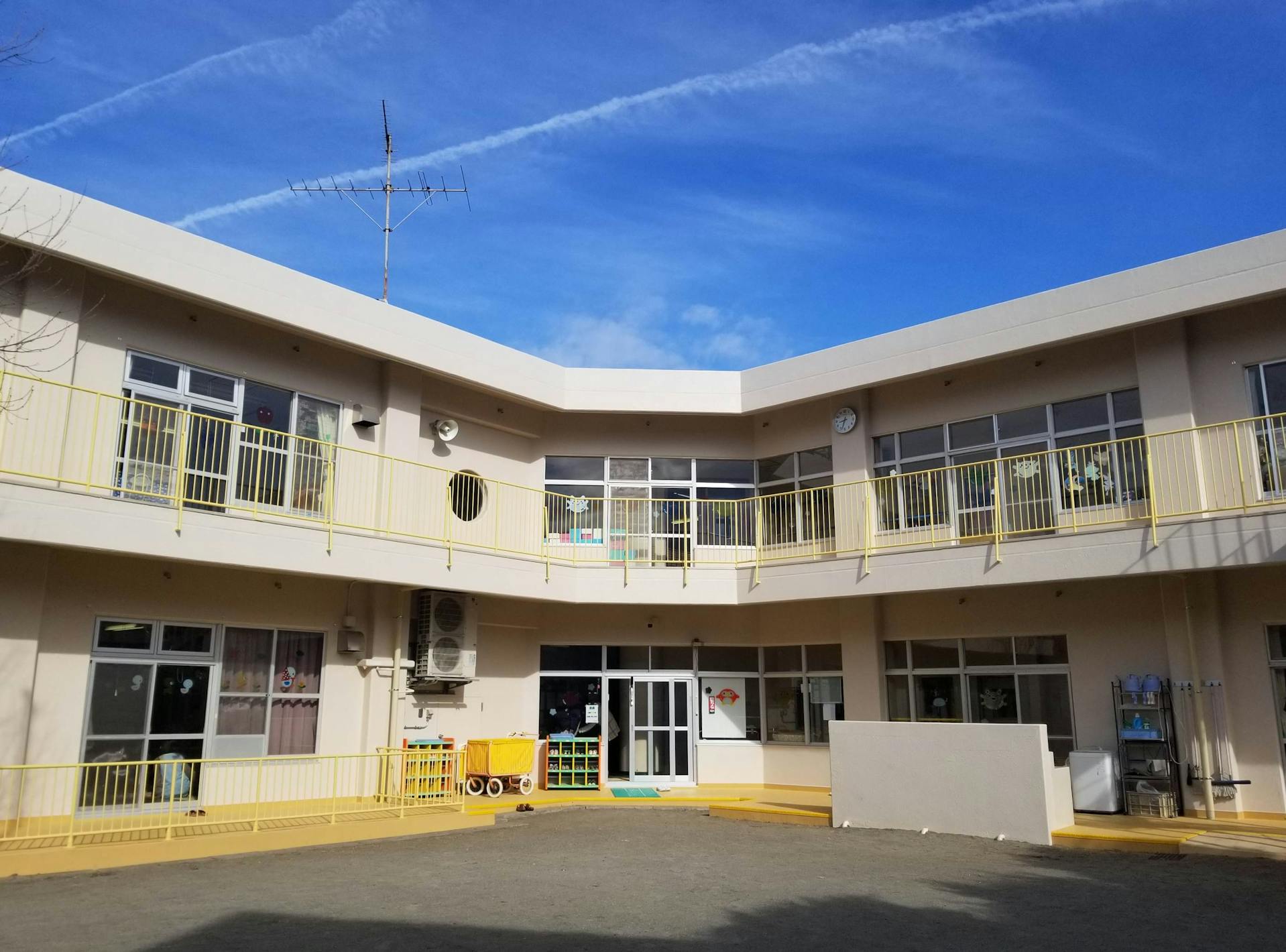 「明日も行きたくなる、お家のような保育園」