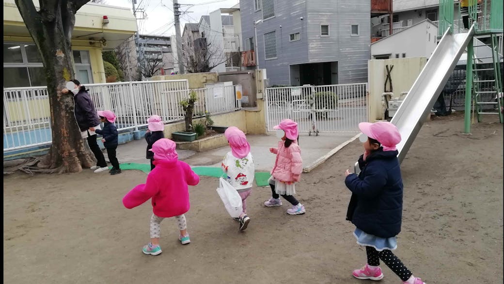 のびのびと遊べる園庭