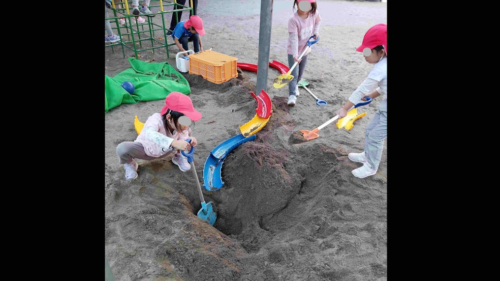 砂場にて