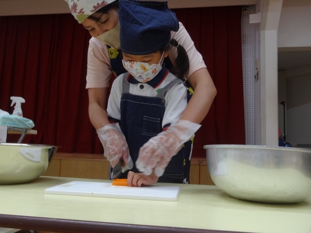 みんなで作ったカレーは最高！カレーパーティー大成功！