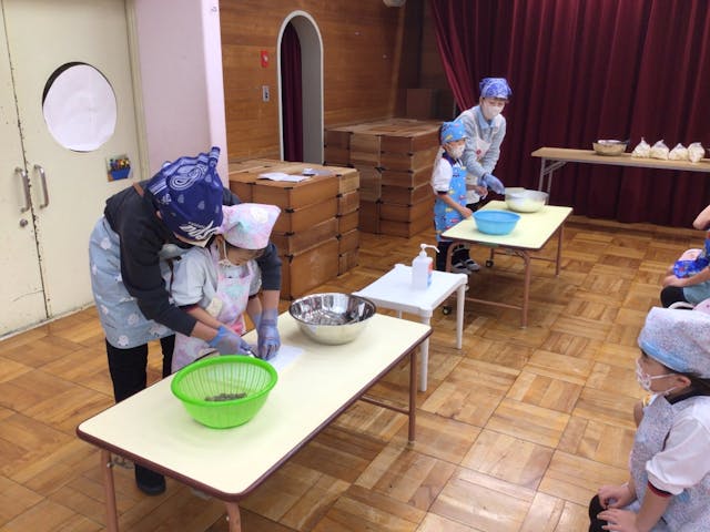 笑顔あふれる「豚汁パーティー」開催!