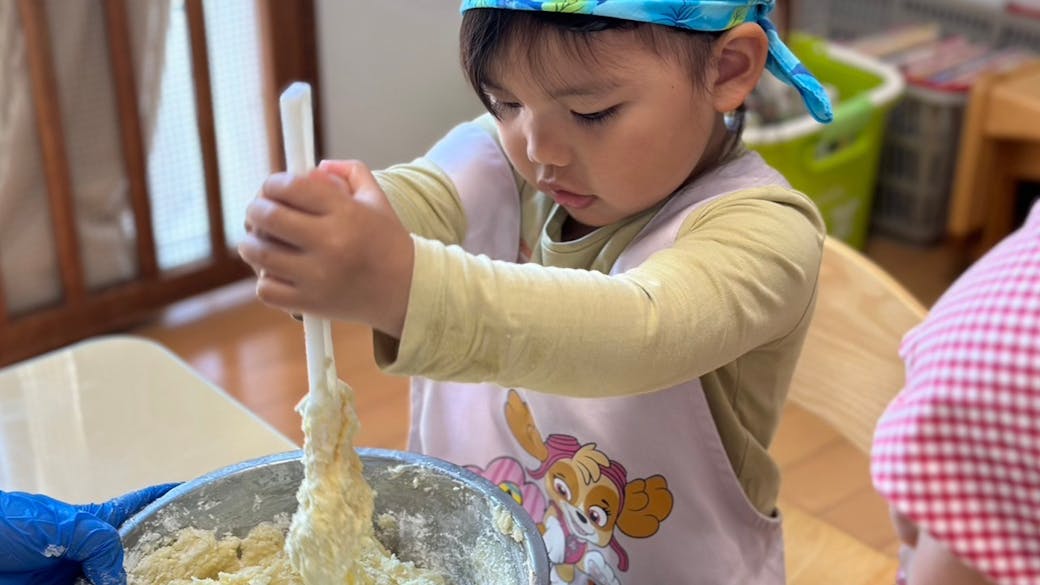 食を大切に考え、食の興味を伸ばし、食の楽しさにふれていく。